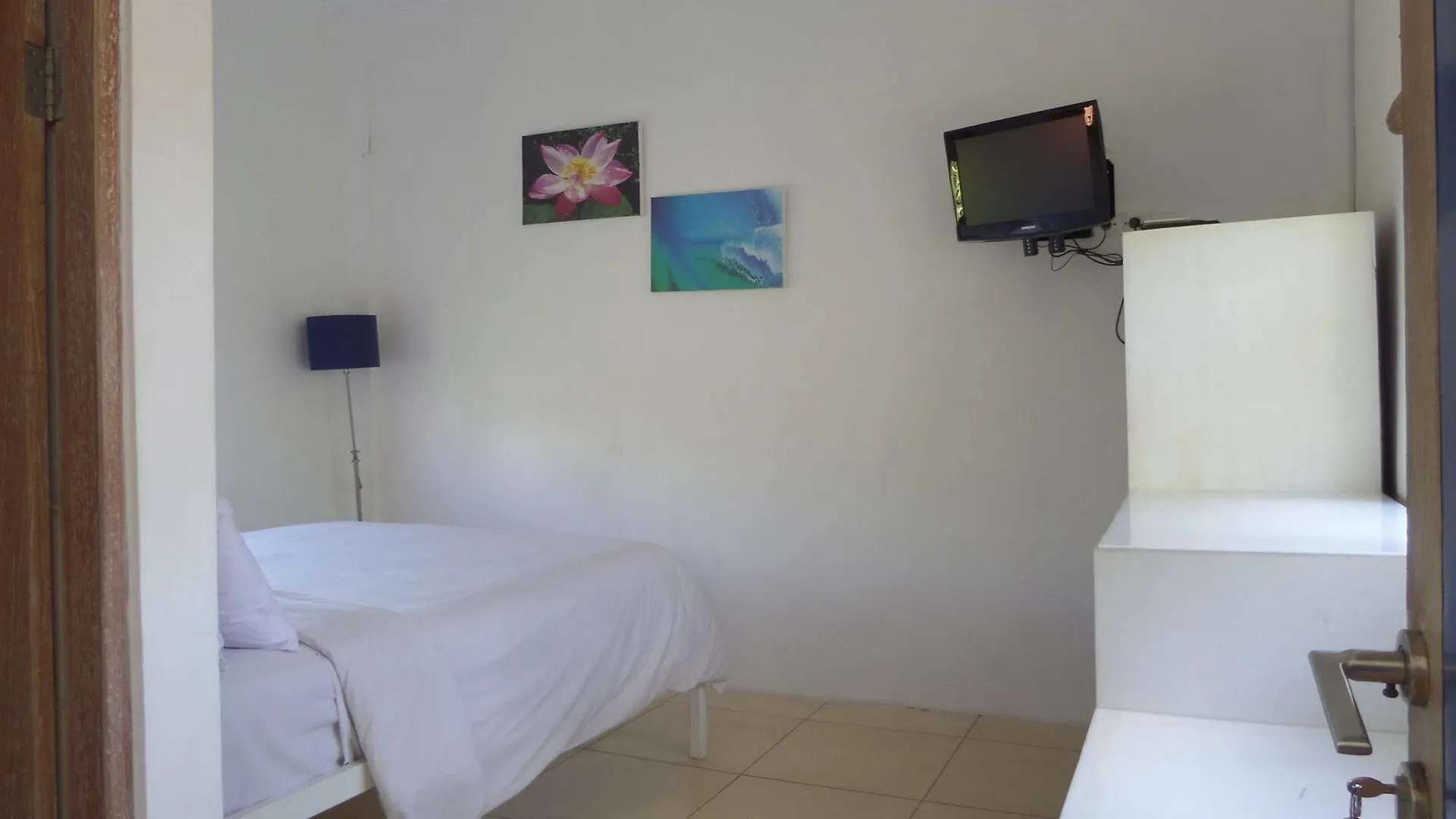 Hostel The Island Bali Seminyak 2*,