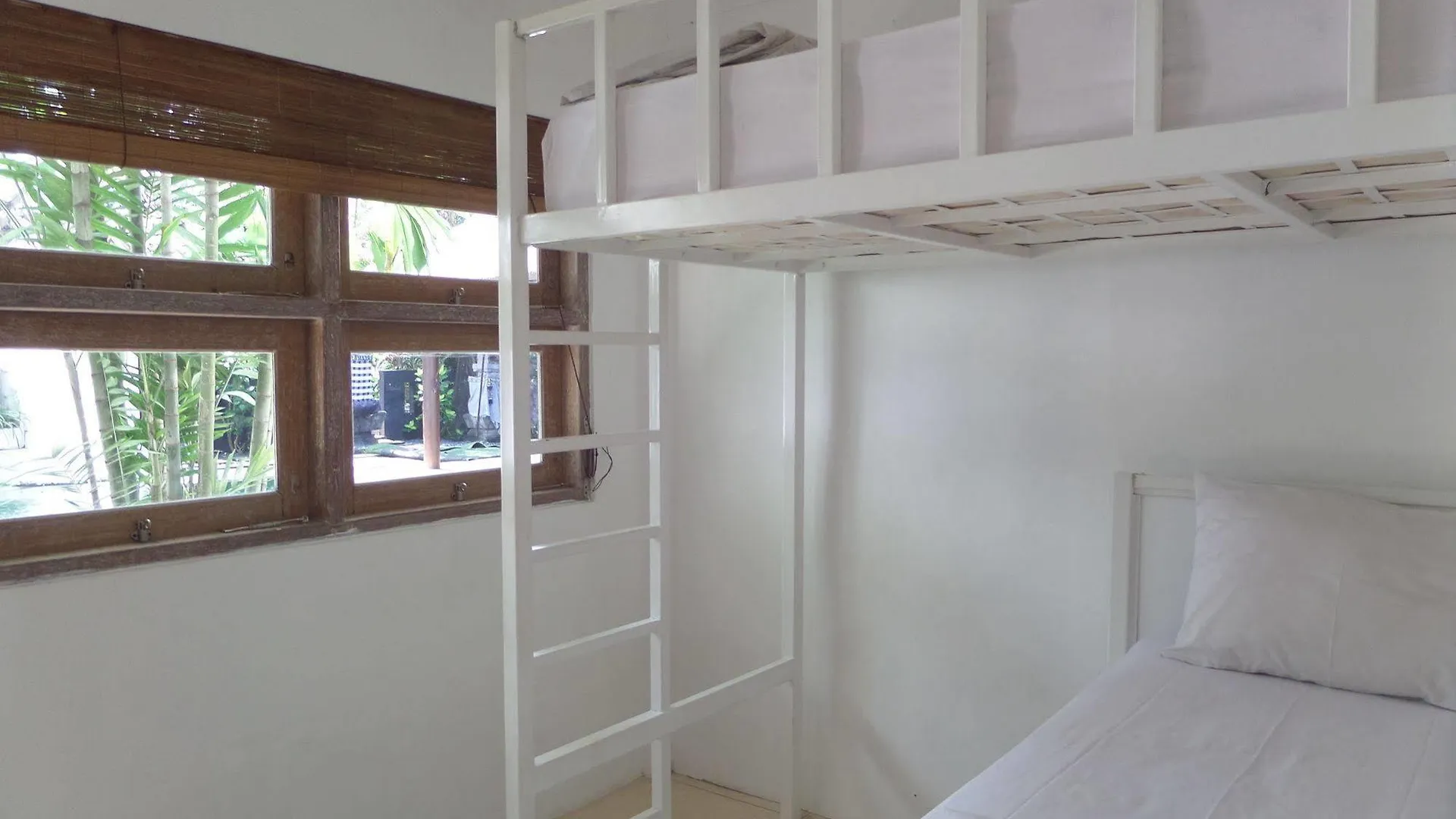 Hostel The Island Bali Seminyak Indonesien